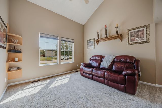 324 Masonglen Court, Pataskala, OH 43062
