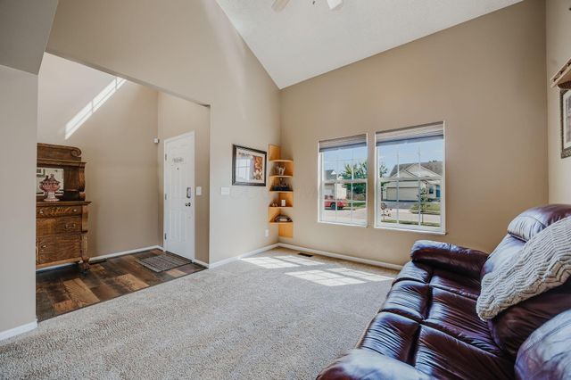 324 Masonglen Court, Pataskala, OH 43062