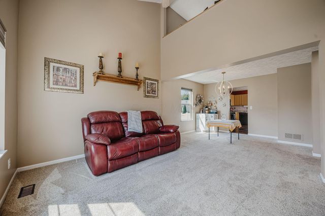324 Masonglen Court, Pataskala, OH 43062
