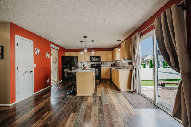 324 Masonglen Court, Pataskala, OH 43062