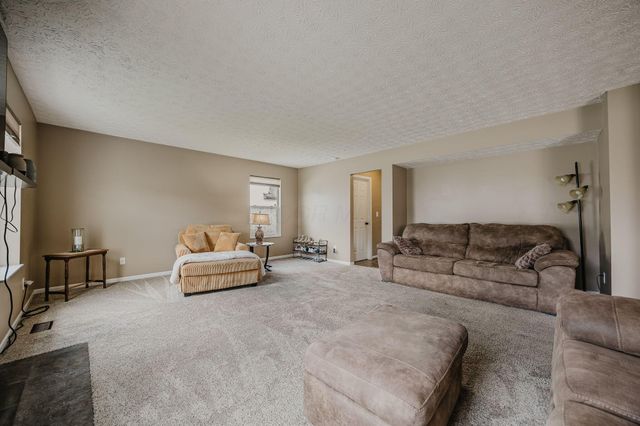 324 Masonglen Court, Pataskala, OH 43062