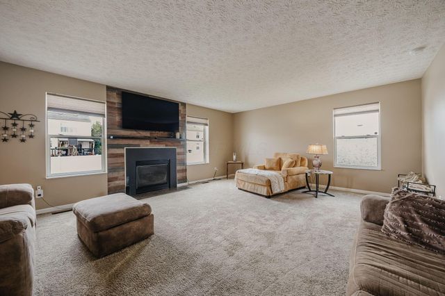 324 Masonglen Court, Pataskala, OH 43062