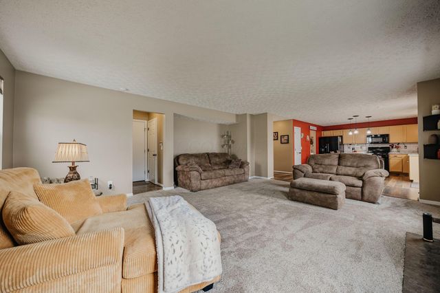 324 Masonglen Court, Pataskala, OH 43062