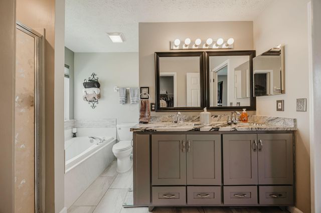324 Masonglen Court, Pataskala, OH 43062