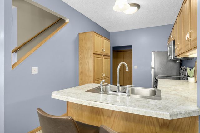 8657 Tessman Circle N, Brooklyn Park, MN 55445