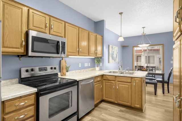 8657 Tessman Circle N, Brooklyn Park, MN 55445