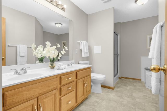 8657 Tessman Circle N, Brooklyn Park, MN 55445