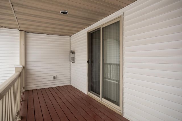 8657 Tessman Circle N, Brooklyn Park, MN 55445