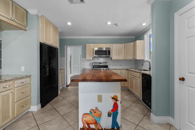 326 E Main St, Henderson, TX 75652