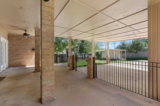 326 E Main St, Henderson, TX 75652