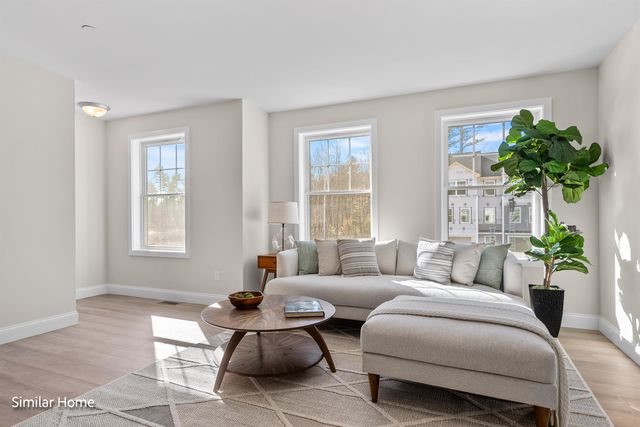 8D The Crossings at Village Center, Barrington, NH 03825