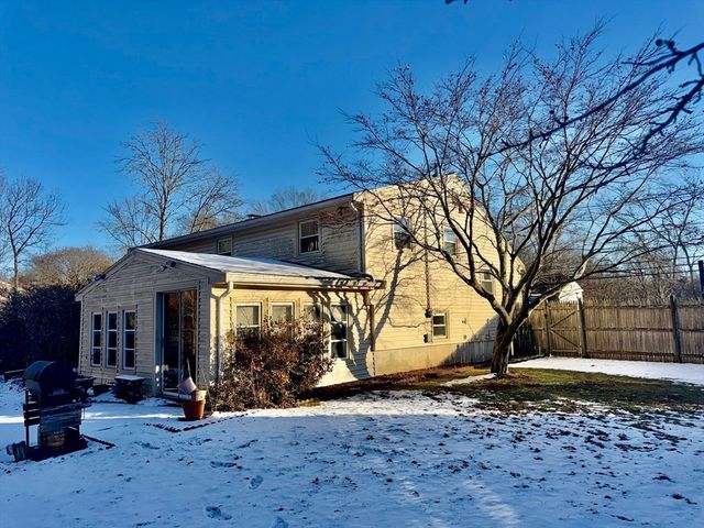 603 W Chestnut St, Brockton, MA 02301