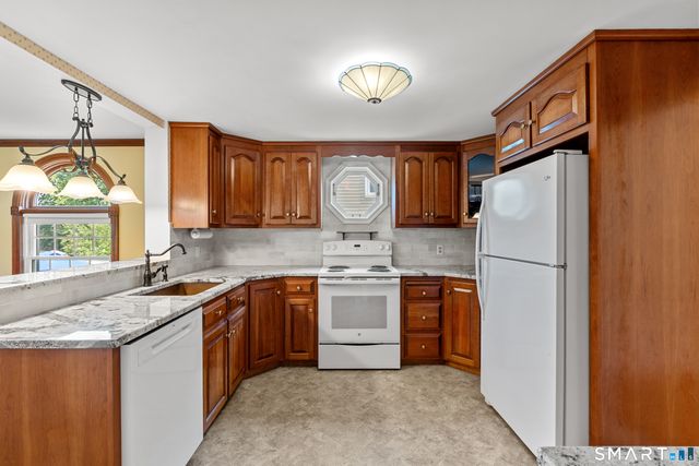 61 Chamberlain Road, Wethersfield, CT 06109