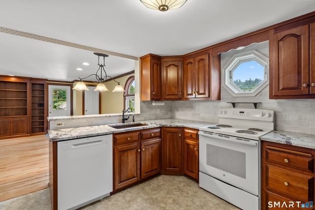 61 Chamberlain Road, Wethersfield, CT 06109