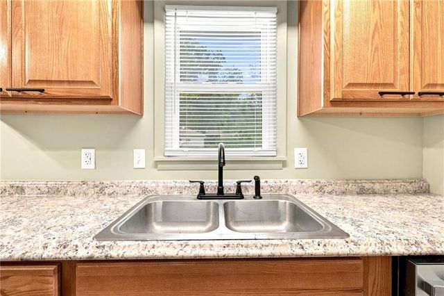 621 NW Fair Lane, Lee's Summit, MO 64063