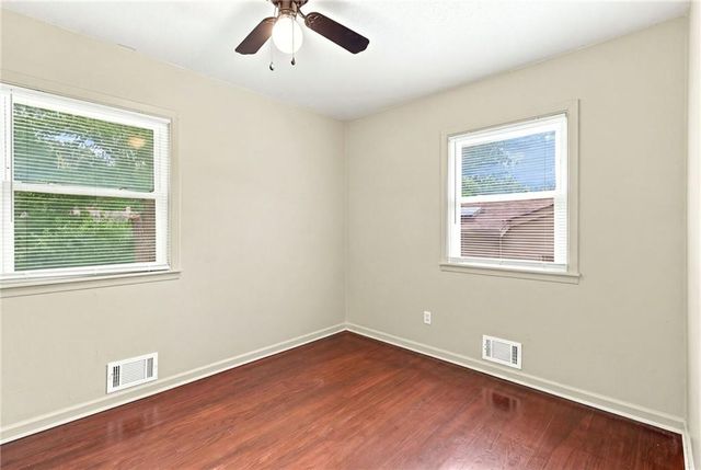 621 NW Fair Lane, Lee's Summit, MO 64063