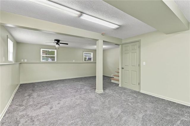 621 NW Fair Lane, Lee's Summit, MO 64063