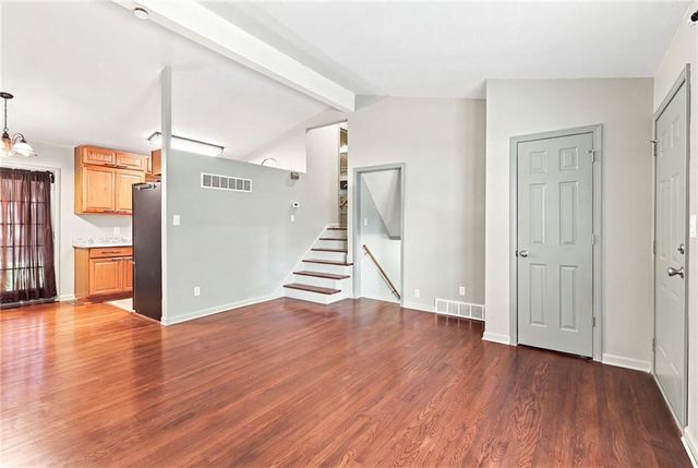 621 NW Fair Lane, Lee's Summit, MO 64063
