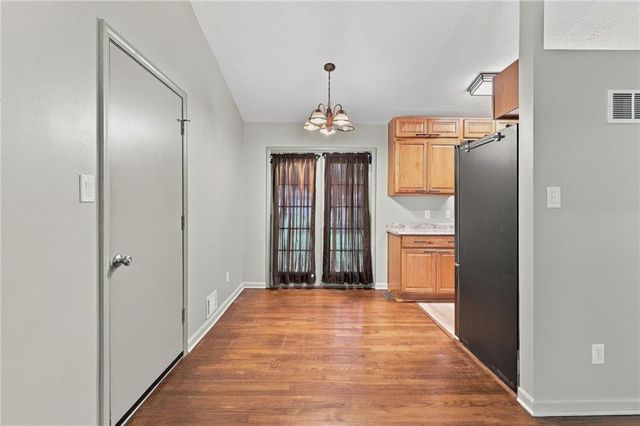 621 NW Fair Lane, Lee's Summit, MO 64063