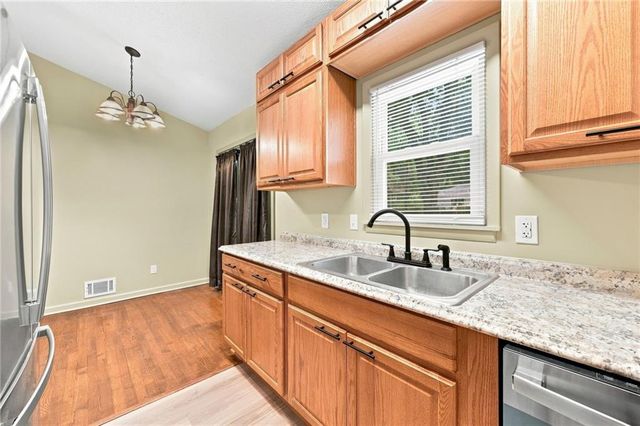 621 NW Fair Lane, Lee's Summit, MO 64063