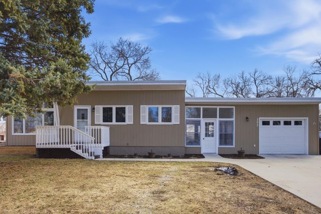 305 4th Street NE, Dilworth, MN 56529