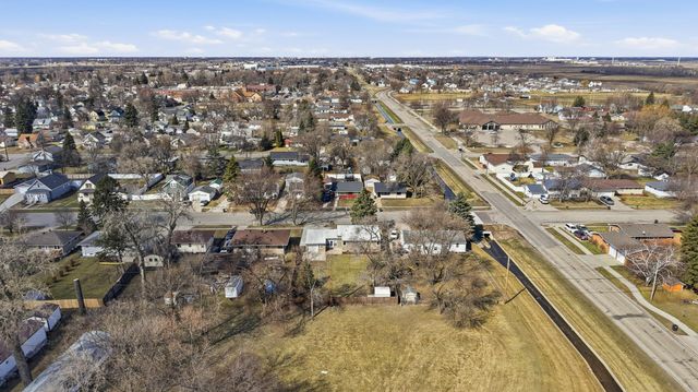 305 4th Street NE, Dilworth, MN 56529