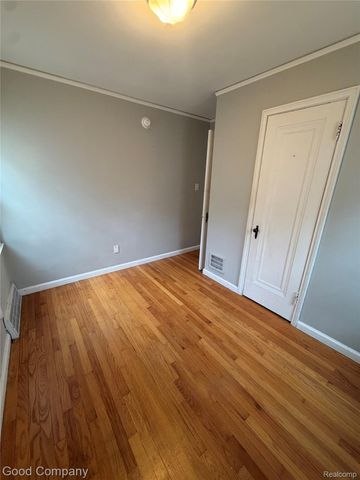 1504 N Vermont Avenue, Royal Oak, MI 48067