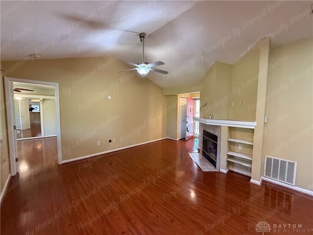 1147 Captains Bridge, Dayton, OH 45458