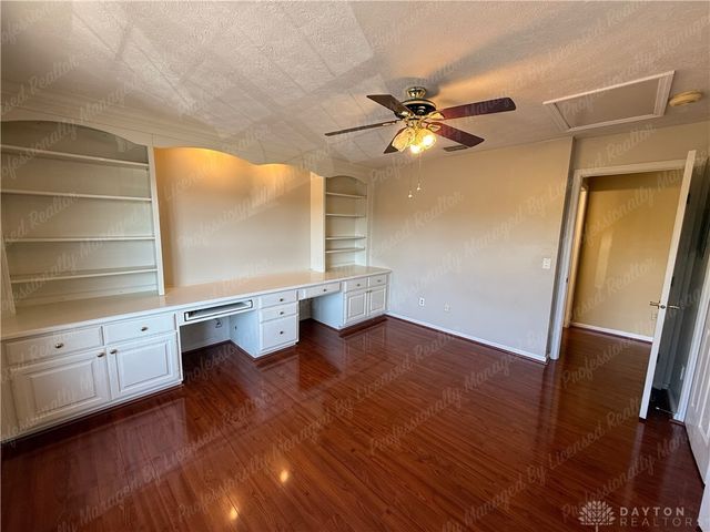 1147 Captains Bridge, Dayton, OH 45458