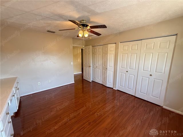 1147 Captains Bridge, Dayton, OH 45458