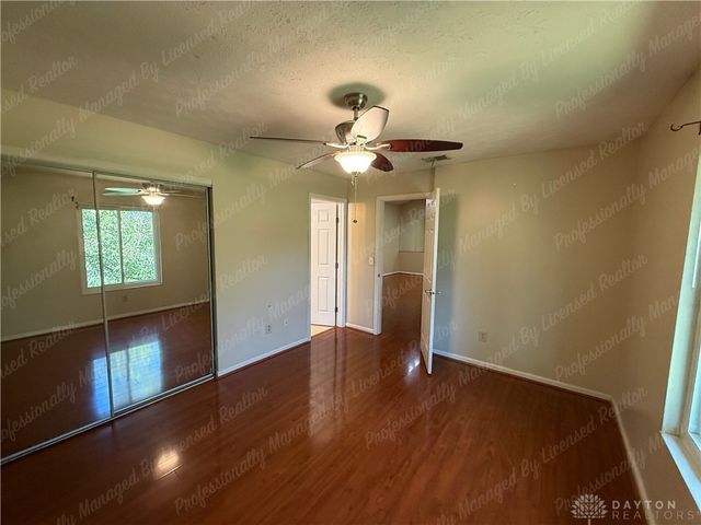 1147 Captains Bridge, Dayton, OH 45458