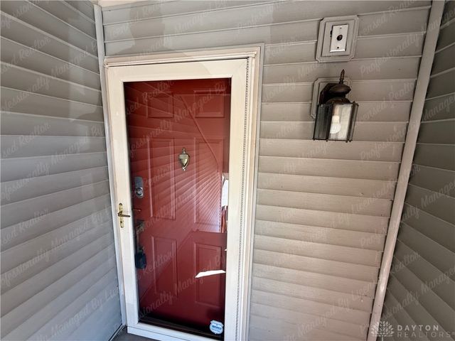 1147 Captains Bridge, Dayton, OH 45458