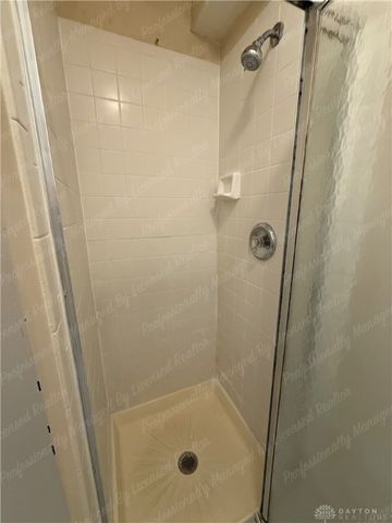 1147 Captains Bridge, Dayton, OH 45458