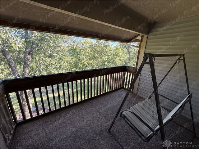 1147 Captains Bridge, Dayton, OH 45458