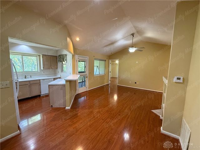 1147 Captains Bridge, Dayton, OH 45458