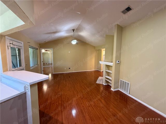 1147 Captains Bridge, Dayton, OH 45458