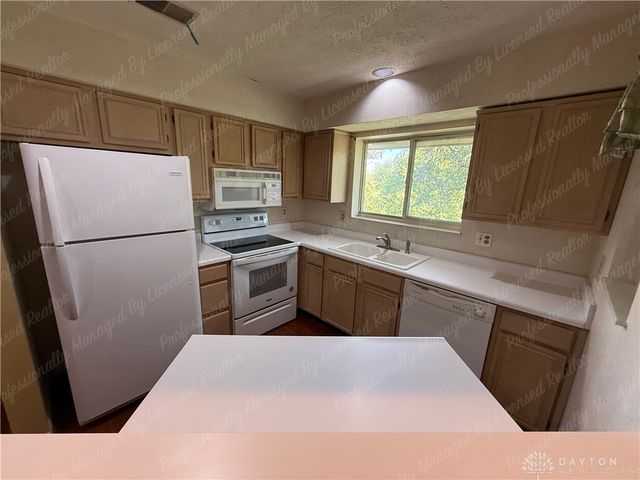 1147 Captains Bridge, Dayton, OH 45458