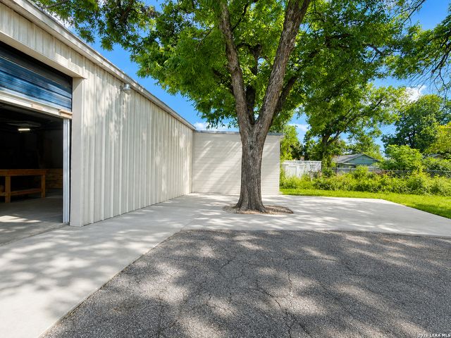 3716 S Presa, San Antonio, TX 78210