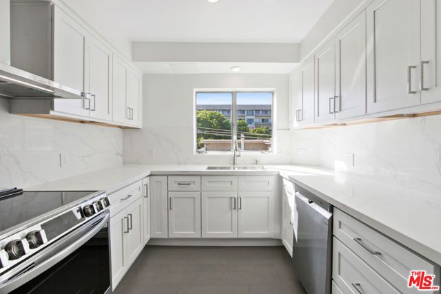 339 N Oakhurst Drive 301, Beverly Hills, CA 90210