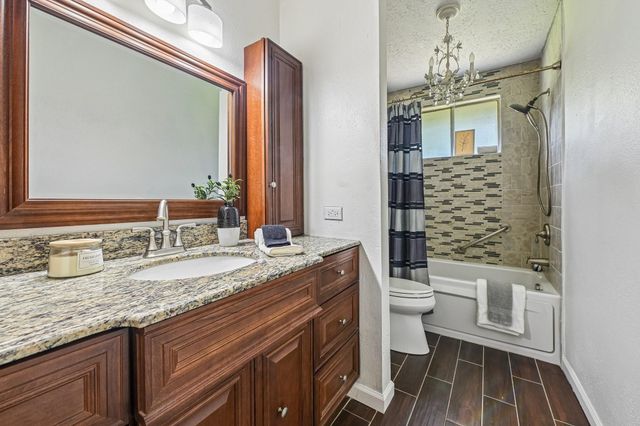 4418 Saffron Lane, Friendswood, TX 77546