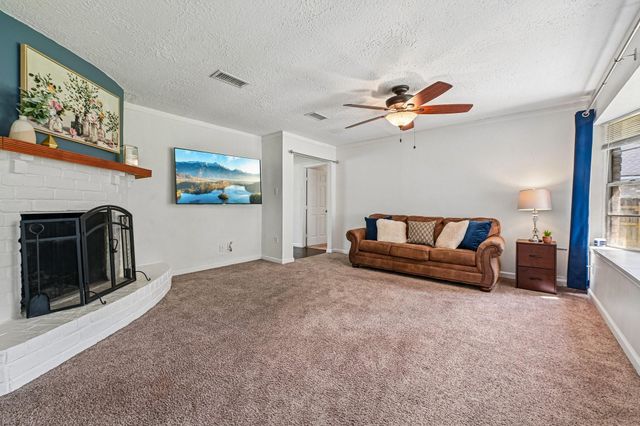4418 Saffron Lane, Friendswood, TX 77546