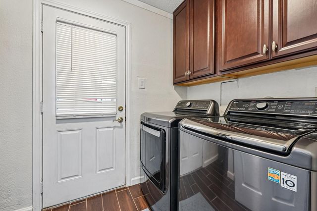4418 Saffron Lane, Friendswood, TX 77546