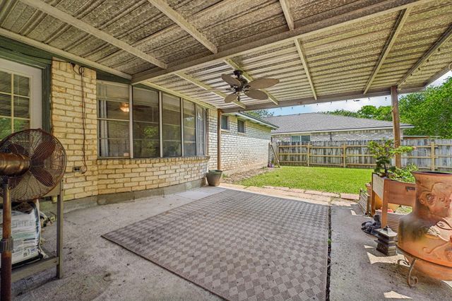 4418 Saffron Lane, Friendswood, TX 77546