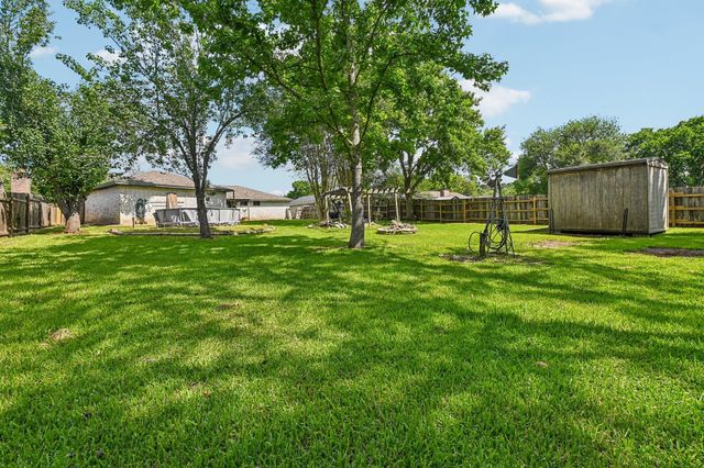 4418 Saffron Lane, Friendswood, TX 77546