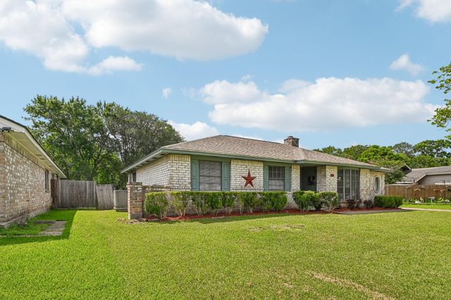 4418 Saffron Lane, Friendswood, TX 77546