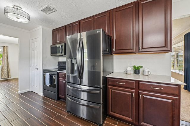 4418 Saffron Lane, Friendswood, TX 77546