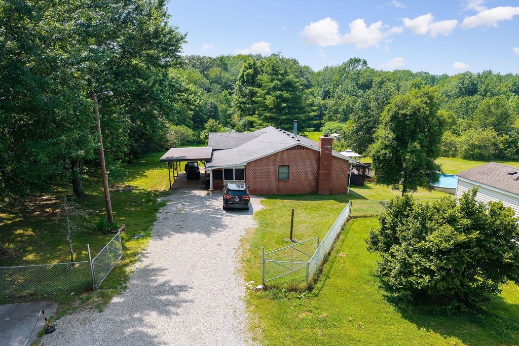 618 Cashdollar Rd, Sparta, TN 38583