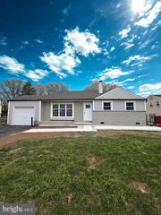 210 BARBARA LN, Warminster, PA 18974
