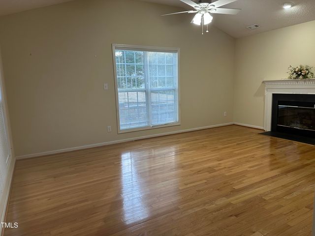 100 W Acres Crescent, Cary, NC 27519