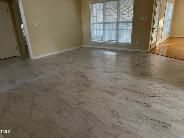 100 W Acres Crescent, Cary, NC 27519